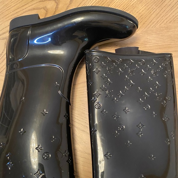 ❤️ Authentic Louis Vuitton Black Rain Boots - Picture 10 of 13